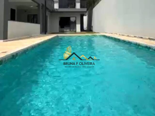 #921 - Casa para Venda em Atibaia - SP